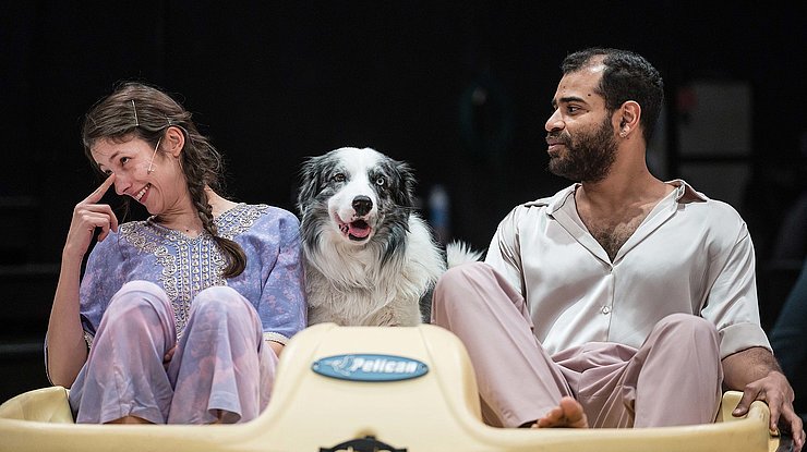 AHOUVI (Yuval Rozman) le 27 février 2023 au Phénix Valenciennes
Ecriture et mise en scène: Yuval Rozman, 
avec : Stéphanie Aflalo, Roxanne Roux, Gaël Sall, Yova en alternance avec Epops (le chien).
Photographie : FREDERIC IOVINO