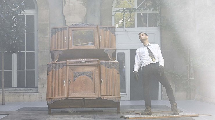 BUFFET A VIF BUFFET A VIF
conception et interpretation Pierre Meunier, Raphael Cottin
collaboration artistique Marguerite Bordat