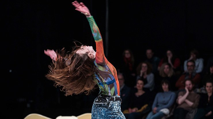 AHOUVI (Yuval Rozman) le 03 mars 2023 au Phénix Valenciennes  pendant le festival Cabaret de Curiosités. 
Ecriture et mise en scène: Yuval Rozman, 
avec : Stéphanie Aflalo, Roxanne Roux, Gaël Sall, Yova en alternance avec Epops (le chien).
Photographie : FREDERIC IOVINO