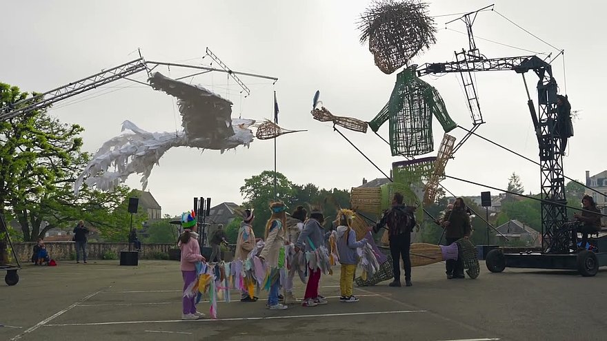 Teaser la cabane à plume(s) compagnie l'Homme debout création 2023