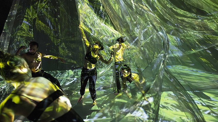 Spectacle: TOUT-MOUN - étape de travail,
Chorégraphie: Héla Fattoumi et Eric Lamoureux, 
Lieu: Centre Chorégraphique National de Bourgogne Franche-Comté à Belfort - Viadanse, le 24/04/2023